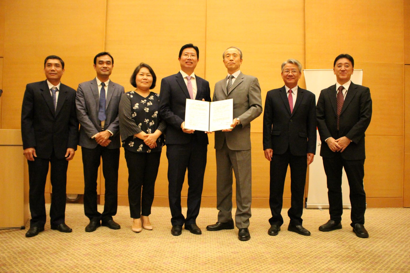 tls-nhat-ban-va-pho-chu-tich-ubnd-dong-thap